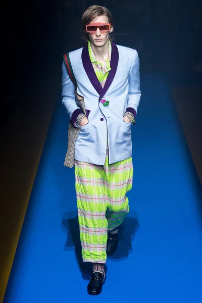 Look 57